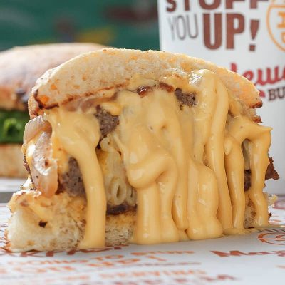 Mac N Cheese Stuffed Burger